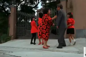 标叔发红包记口令，不然容易发错视频封面
