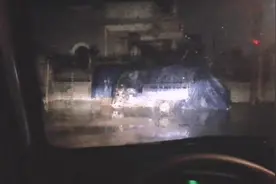 打工小伙心情郁闷，发泄的方式竟然如此独特，让人难以相信