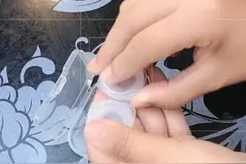 美瞳掉地上了怎么办？这才是正确的清洗方法！