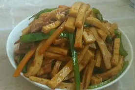 千叶豆腐怎么做？这样做千叶豆腐既好吃又简单！就是有点费米饭