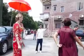 福建农村小伙娶了位外国媳妇，新娘子确实漂亮，给国人长脸了视频封面