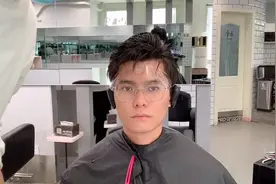 为何潮男都选择钢夹烫？跟传统烫发有什么不一样，全面解析钢夹烫视频封面