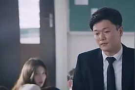 老师被4男子恶搞，教室内机智抓人，这个做法太聪明了视频封面