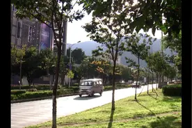 记者实操，滇西第一个全智能化的立体停车库大揭秘！视频封面