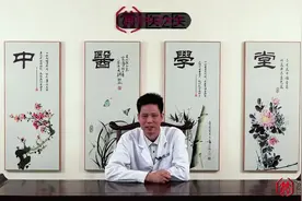 手腕转动或按压就会疼？解决腕关节劳损！视频封面