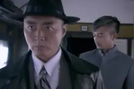 特务男扮女装搞暗杀，没想到小伙看出破绽，姑娘竟然有喉结视频封面