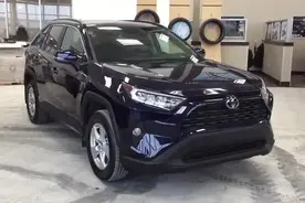 2019丰田荣放RAV4到店实拍，2.5L+8AT完胜奇骏