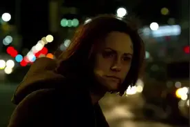 美女被吸血鬼感染 进化出透视能力 嘴巴变异出长舌吸血视频封面