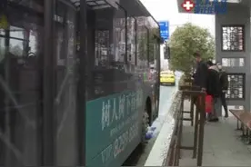 防控疫情！宿迁市区公交运营优化调整，三县两区公交停运！视频封面