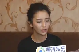 拼命三娘佟丽娅，零下穿15cm高跟鞋出门，脚上缠胶带真敬业视频封面