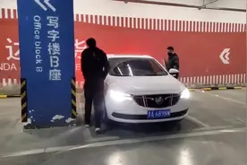 帮同事搬家用货拉拉花了65真实惠，搬家叫朋友还是叫搬家公司合适视频封面