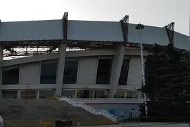 上海地标性建筑，“八万人体育场”