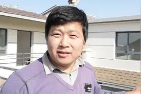 农村自建房设计弊端，水容易流进屋檐，只能用这样方式解决