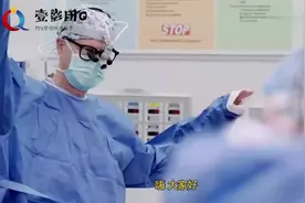 为何做手术时，医生要求患者把衣服都脱光？护士偷偷说出真相