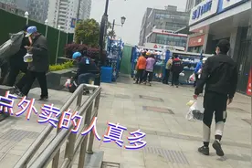 上海市区这个地方的外卖单真多，连美女也来跑外卖了视频封面