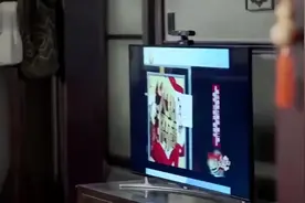 女孩在小伙面前穿短裤子，爸爸看后怒了：两条大白腿晃谁呢，笑喷视频封面