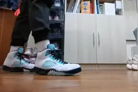 AJ5薄荷绿 郭艾伦 上脚视频封面
