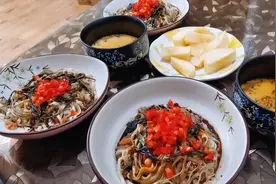 好吃的早餐面条这样做，又简单又美味，小孩一盘不够吃啊