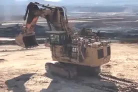 卡特大型挖掘机真霸气，没想到，这么大的车，灵活性还不错