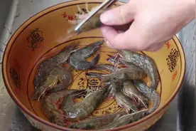家里来客不用怕，学会这道大虾焖豆腐的做法，不但好看又好吃视频封面