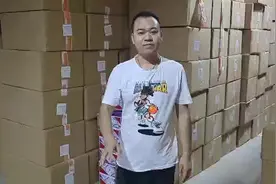 小温带你们探新百伦仓库，又有超高性价比的鞋子推荐哦！视频封面