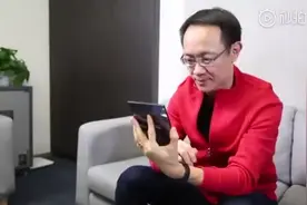 惊艳！全球第一台双折叠手机是中国的小米生产