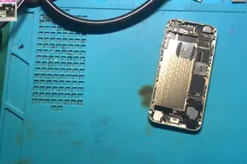 苹果iPhone线性震动马达拆解、一起去看看内部构造吧视频封面