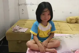 唐姐感冒，让女儿爸帮忙给女儿洗头，他就用勺子直接冲，有同款吗视频封面