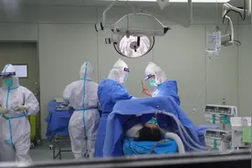 武汉产妇疑染新型肺炎 《生门》主治医师与死神较量保母女平安视频封面