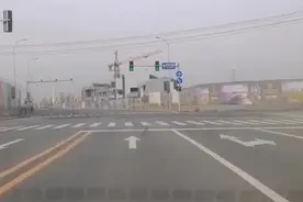 科目三考试路口的刹车点位在哪里呢？