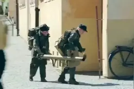 战争太残酷了希特勒时期10岁的孩子都要拿起武器上战场