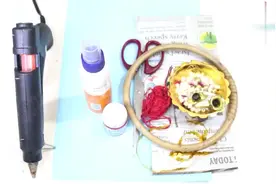 在家手工DIY，用旧报纸制作美丽的风铃，简单好学！视频封面