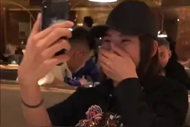 美女吃饭偶遇郭艾伦视频封面