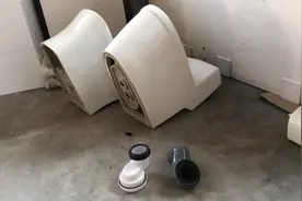 为何马桶底部有两个孔，老师傅告诉你买单孔还是双孔好视频封面