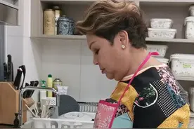 肥妈厨房，教你杀螃蟹，正确的步骤可以弄超级干净！视频封面