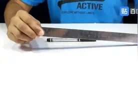 教你制作一个3D全息投影装置，几块塑料片就能搞定，值得一试视频封面