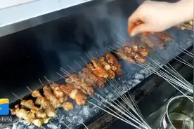 解馋！烤羊肉串、翅中、蒜爆肉……济南外卖烧烤上线了！视频封面
