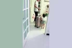 哥哥昨晚去北京的学校有事，妹妹哭的好伤心，好舍不得哥哥。视频封面