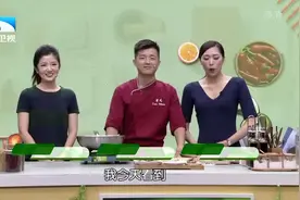 做菜时虾头不知道怎么处理？专业大厨教您一招，虾头熬虾油做虾汤视频封面