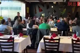 爷爷80岁生日，中国媳妇带混血孙女出现，老人的反应好可爱视频封面