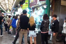 韩国特色小吃 木炭烤海苔 烤紫菜制作全过程 现烤现卖 生意特别火视频封面