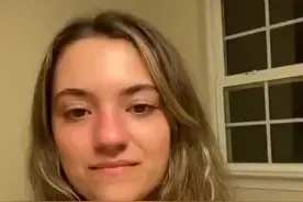 如何在卫生间整蛊你的朋友，这个太贱了，摔炮，好几年没见过了。