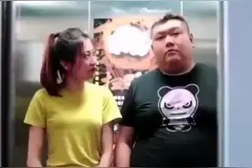 美女和胖子坐电梯，好尴尬呀视频封面