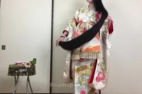 妹子的头发也太长了吧，这么好的发质看着让人羡慕呀视频封面
