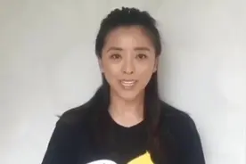39岁黄小蕾全家近照 与老公相识38天闪婚 4岁女儿萌萌嗒超可爱视频封面