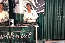 男生夜店蹦迪简单动作，教你三个蹦迪动作，你可以试试视频封面