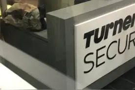 进CNN办公区不能摄像照相！安检和机场一样视频封面