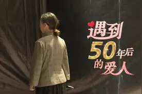 半路夫妻在一起不容易，丈夫说：我欠你一个完美的婚礼！视频封面