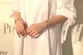 名模周汶锜老公被拍到出轨 回应：不要问我视频封面