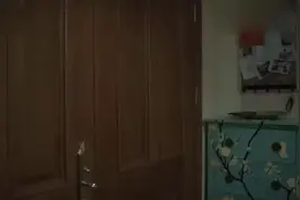 父母来美国给女儿过生日，谁料打开门竟看到这一幕，这下惨了视频封面